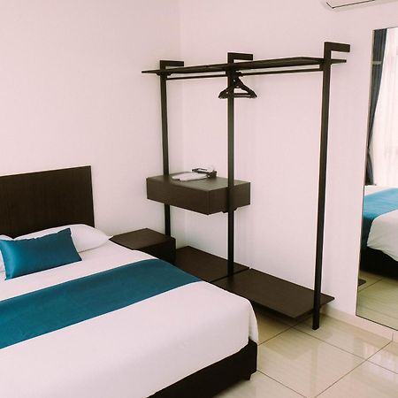 Ramada Suites By Wyndham The Straits ジョホールバル エクステリア 写真