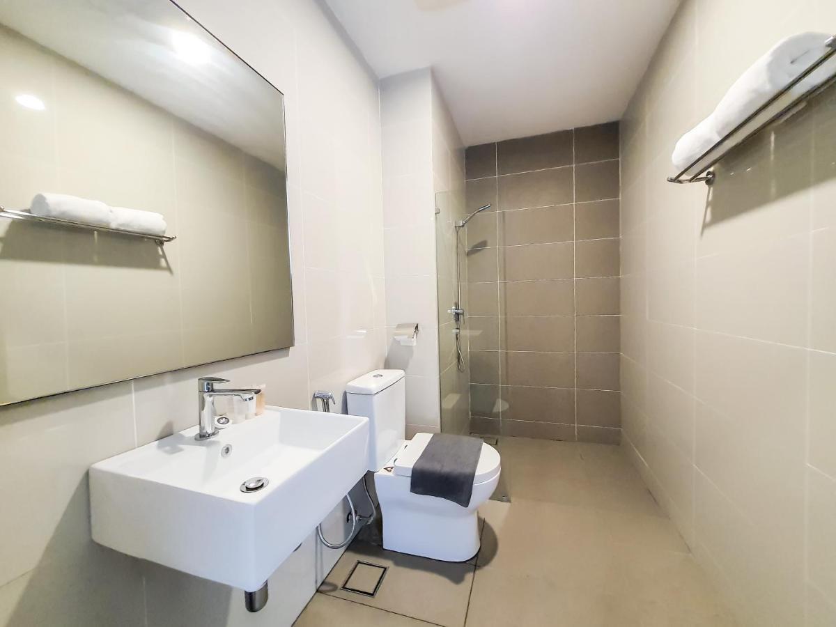 Ramada Suites By Wyndham The Straits ジョホールバル エクステリア 写真