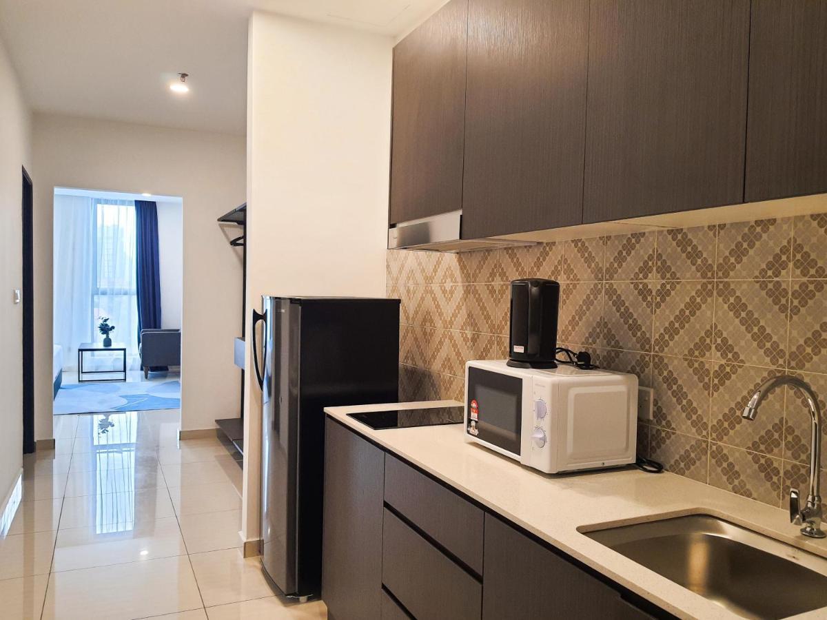 Ramada Suites By Wyndham The Straits ジョホールバル エクステリア 写真