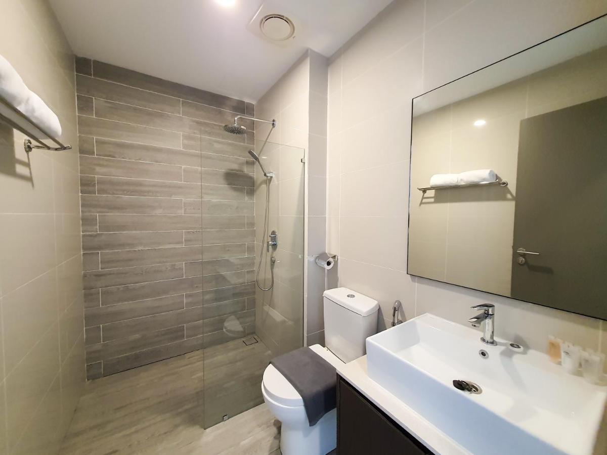 Ramada Suites By Wyndham The Straits ジョホールバル エクステリア 写真