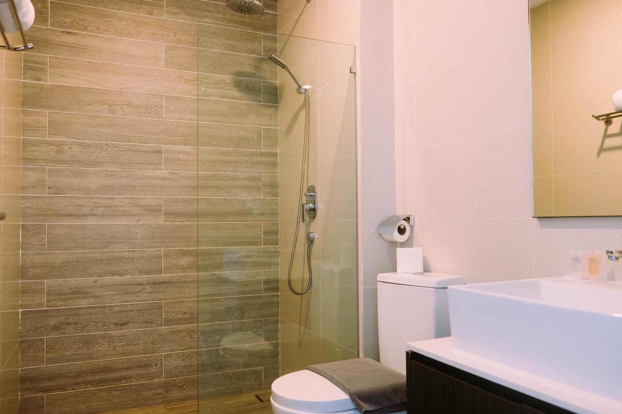 Ramada Suites By Wyndham The Straits ジョホールバル エクステリア 写真